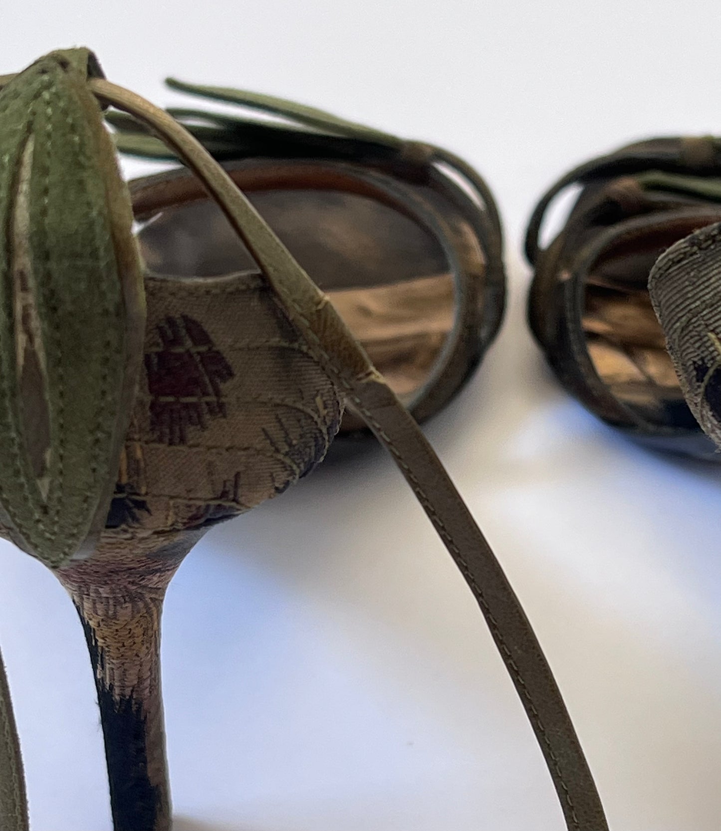 Vintage Valentino Leather Anke Wrap Leaf Sandal Heels (EU 39)